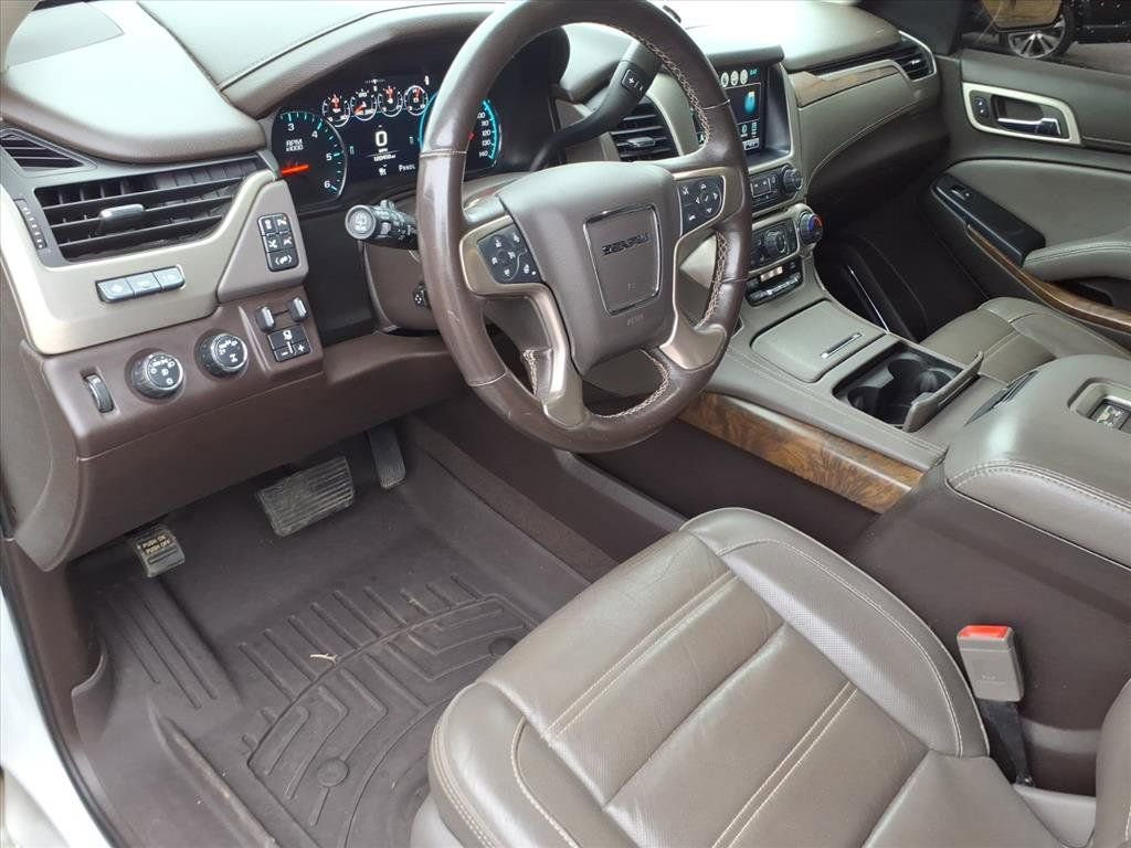 Used 2019 GMC Yukon Denali w/ Denali Ultimate Package image 12