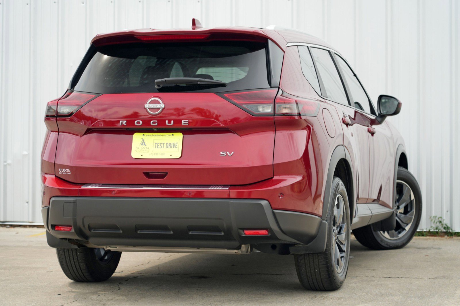 Used 2024 Nissan Rogue SV w/ SV Premium Package image 3