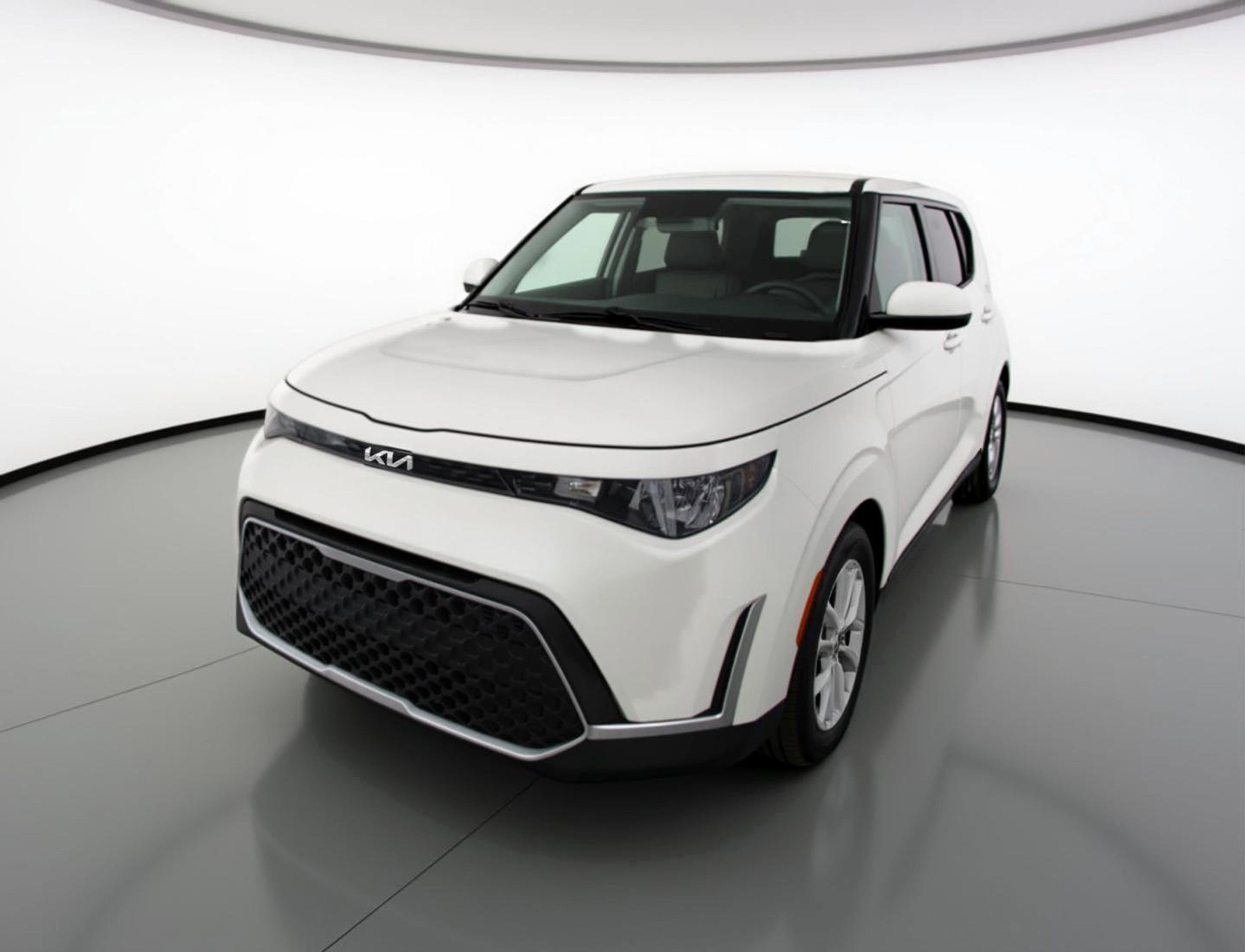 Used 2025 Kia Soul LX w/ LX Technology Package image 3