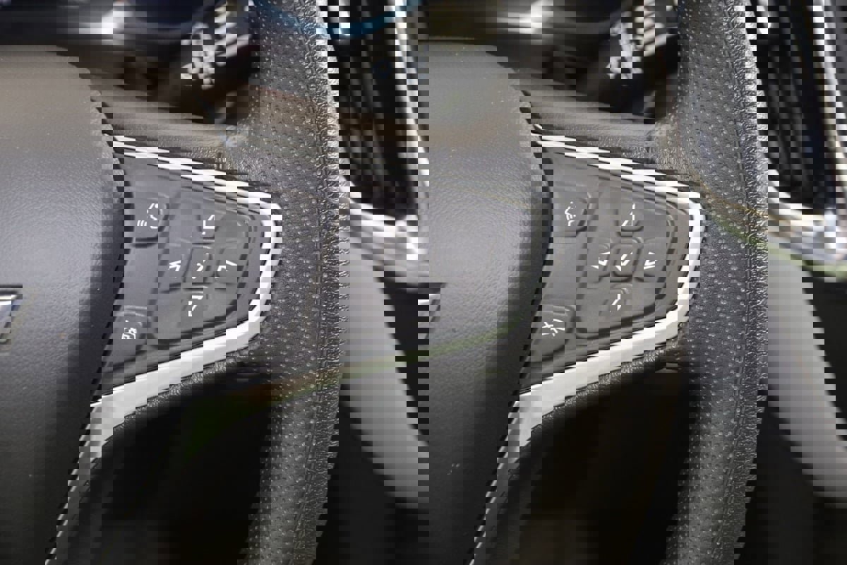 Used 2023 Chevrolet Equinox LT image 30