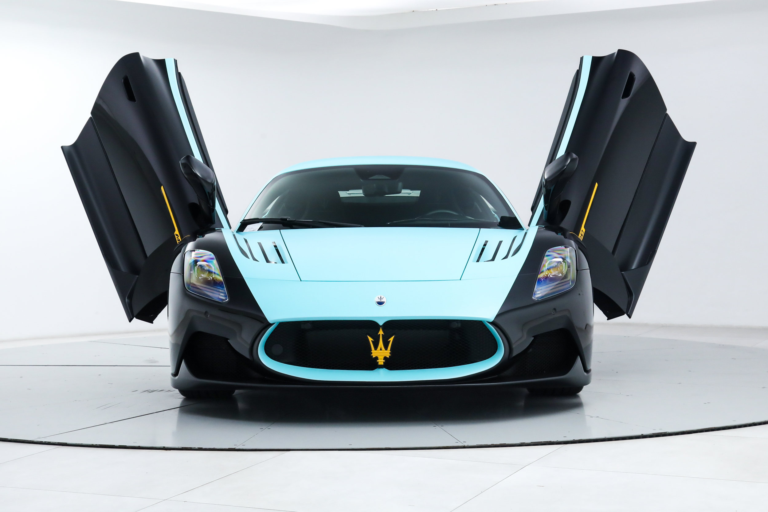 Used 2025 Maserati MC20 Coupe RWD image 11