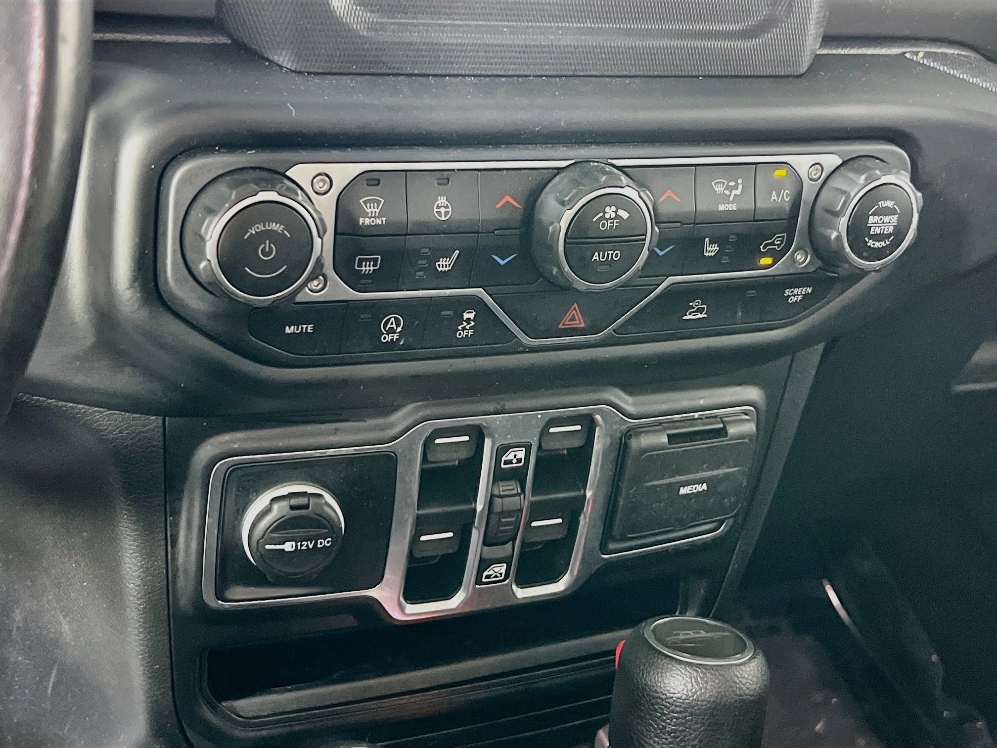 Used 2023 Jeep Gladiator Sport AWD/4WD image 15