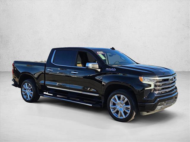 Used 2024 Chevrolet Silverado 1500 High Country w/ High Country Premium Package AWD/4WD image 3