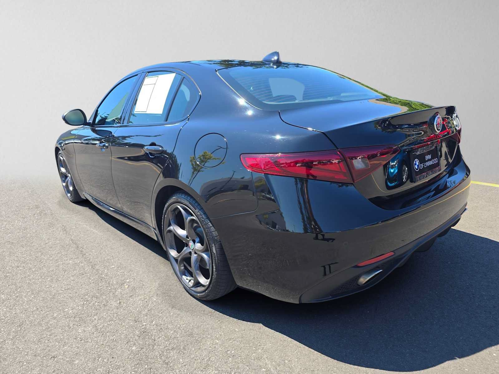 Used 2019 Alfa Romeo Giulia Ti Sport w/ Quick Order Package 22U Sport RWD image 5