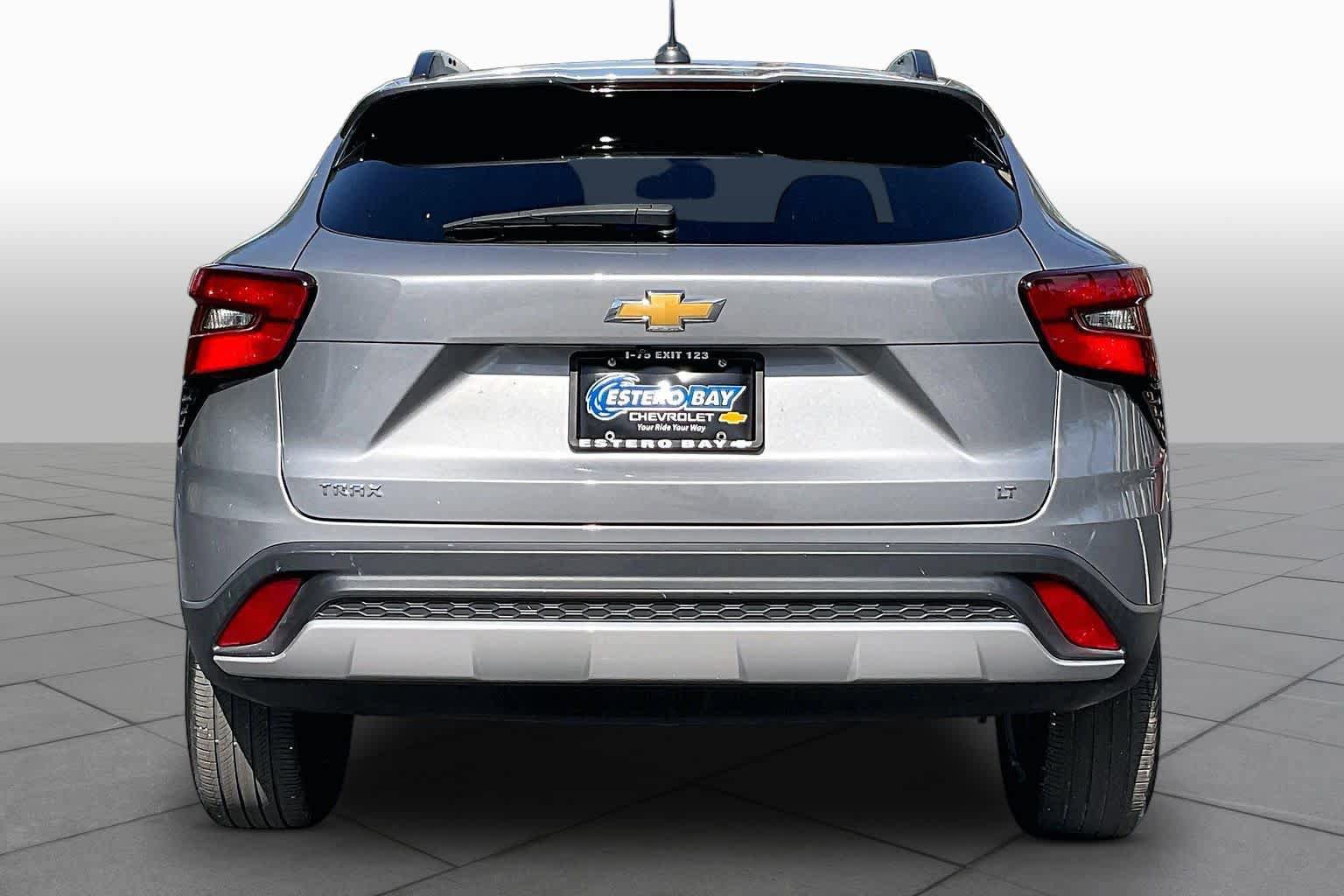 Certified 2024 Chevrolet Trax LT w/ Driver Confidence Package FWD image 5