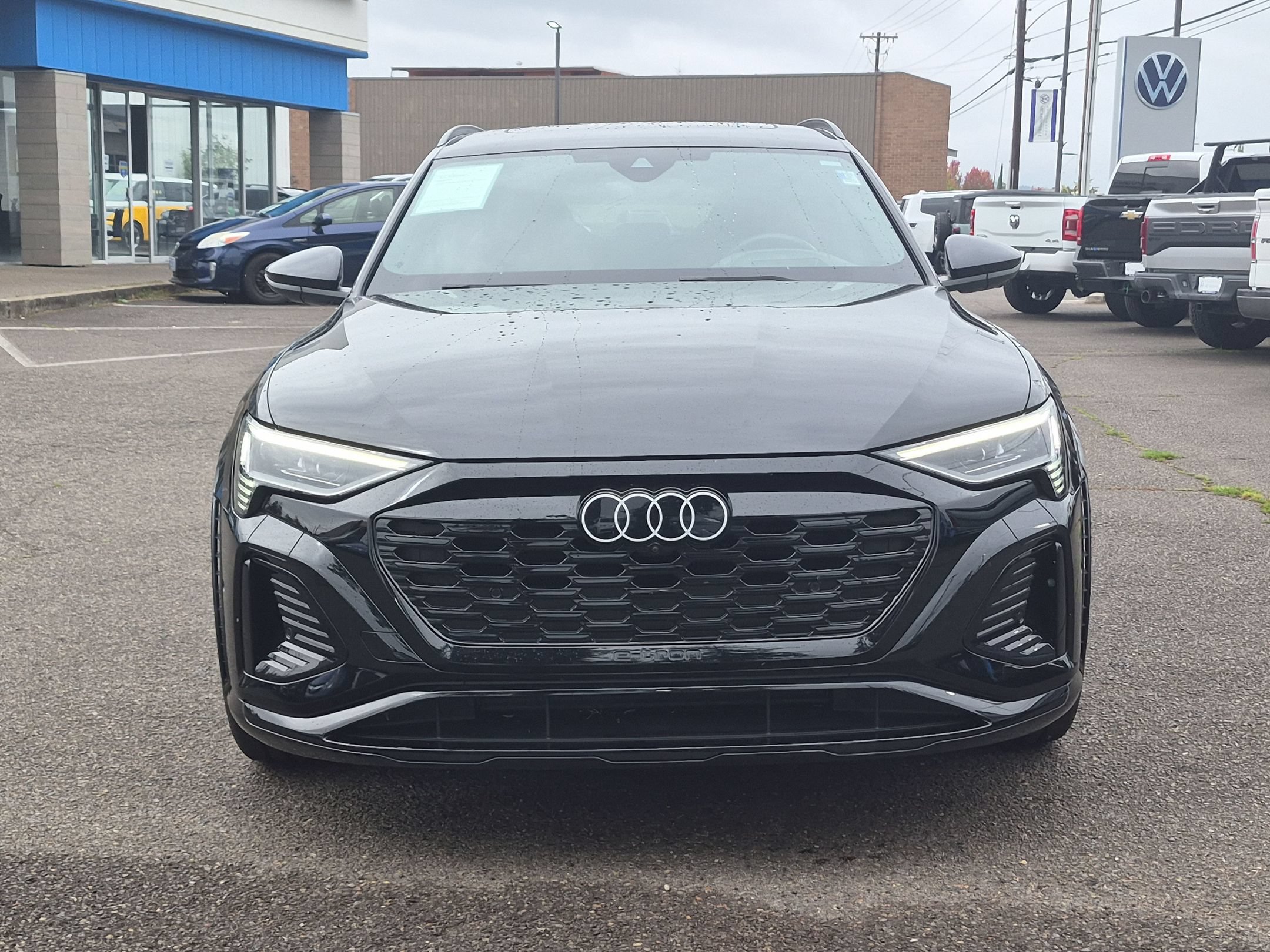 Used 2024 Audi Q8 e-tron Prestige w/ Prestige Package AWD/4WD image 8