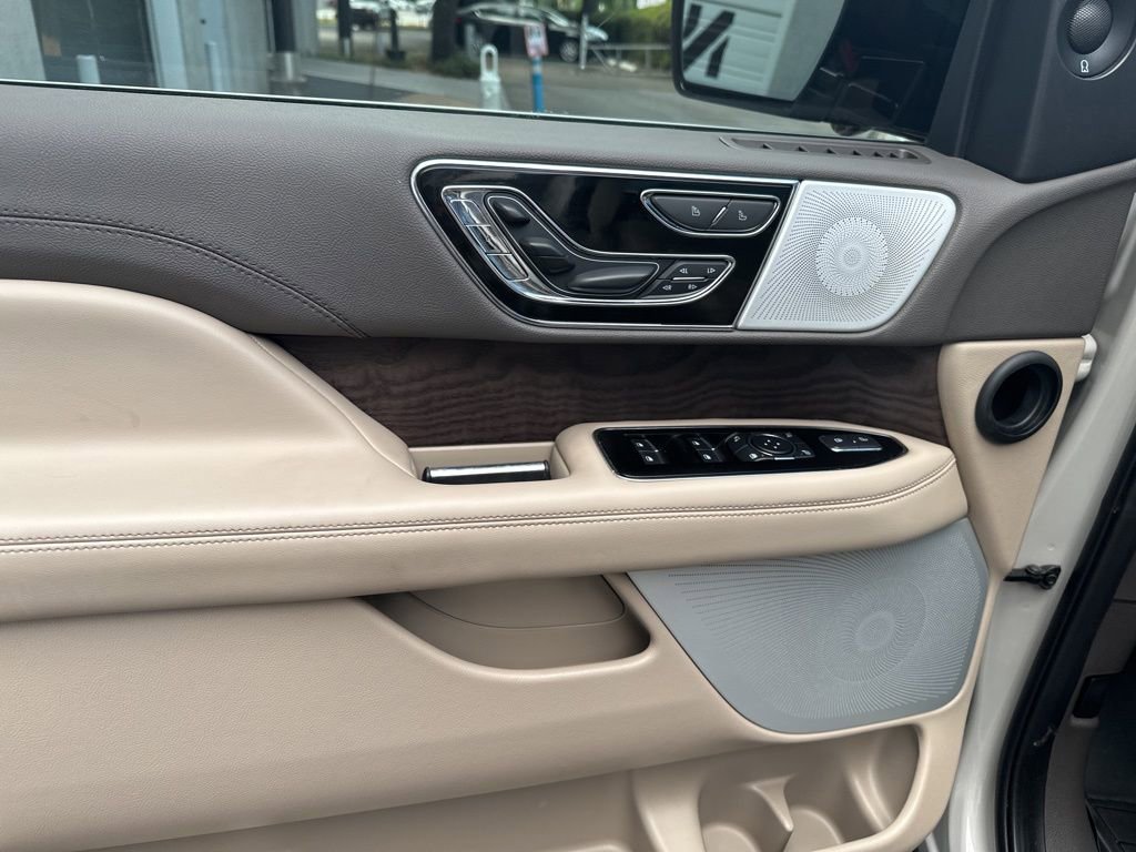 Used 2024 Lincoln Navigator Reserve image 10