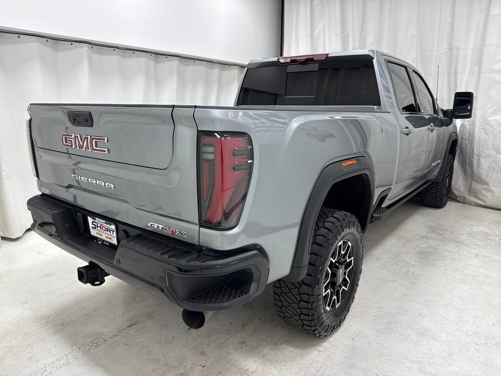 Used 2025 GMC Sierra 2500 AT4X image 4