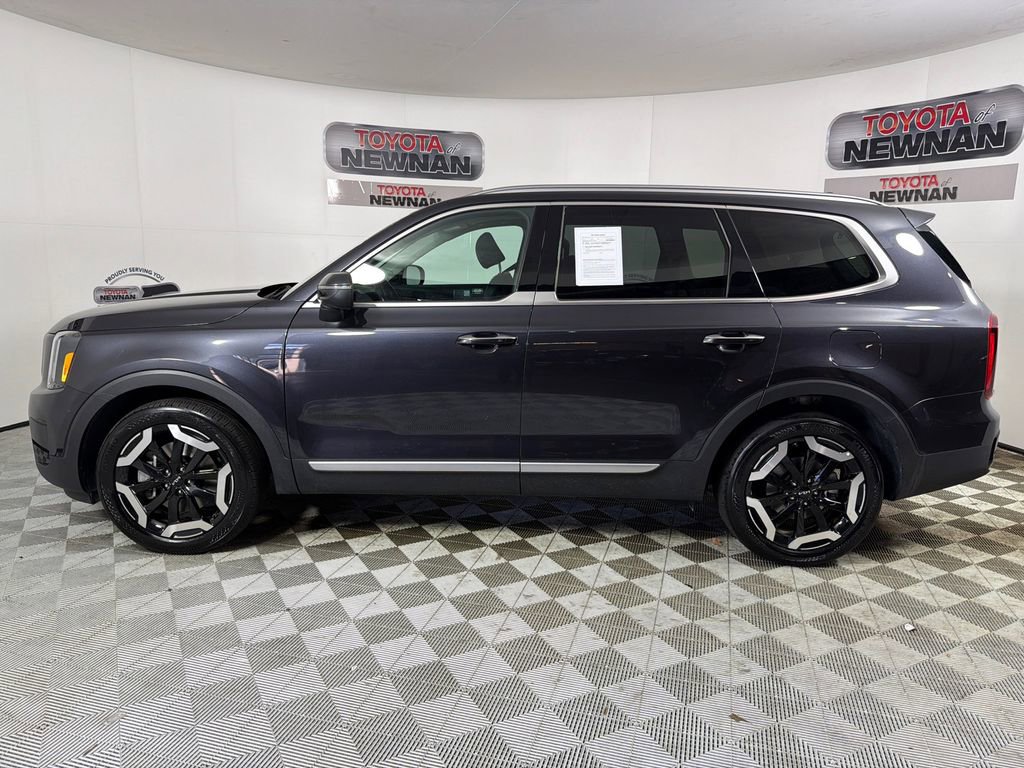 Used 2025 Kia Telluride S FWD image 8
