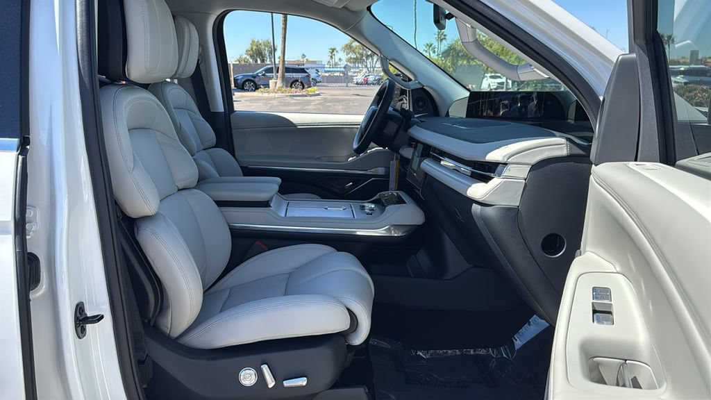New 2026 Lincoln Navigator Premiere AWD/4WD image 22