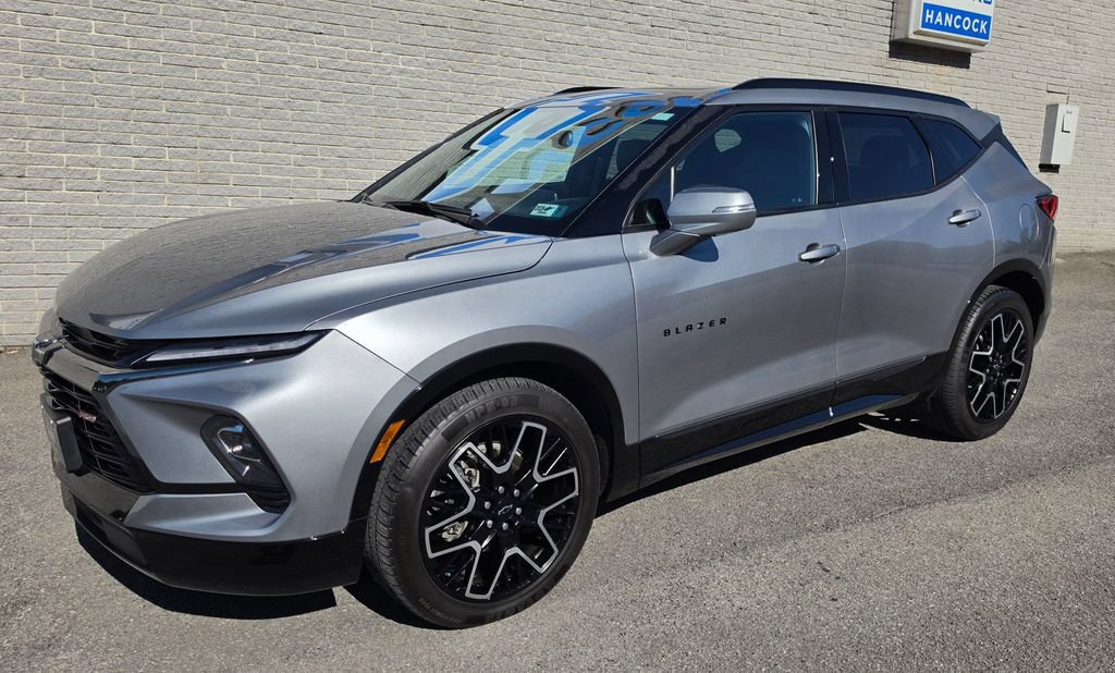 Used 2023 Chevrolet Blazer RS w/ Enhanced Convenience Package AWD/4WD image 3
