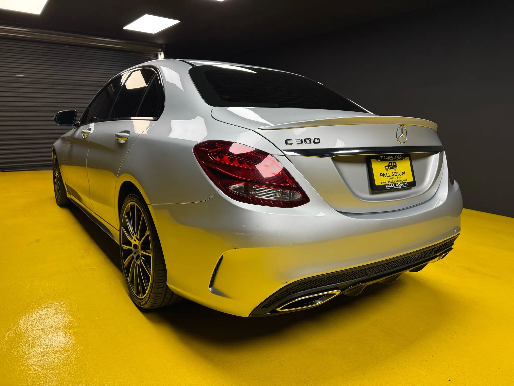 Used 2018 Mercedes-Benz C 300 Sedan image 4