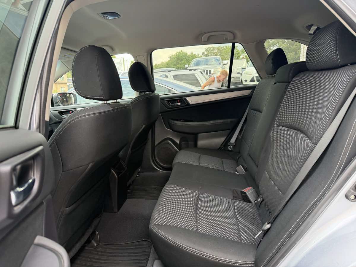 Used 2017 Subaru Outback 2.5i Premium AWD/4WD image 11