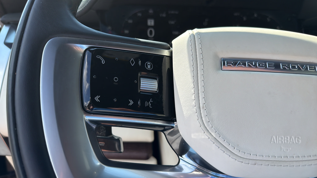 Used 2025 Land Rover Range Rover Long Wheelbase SE AWD/4WD image 40