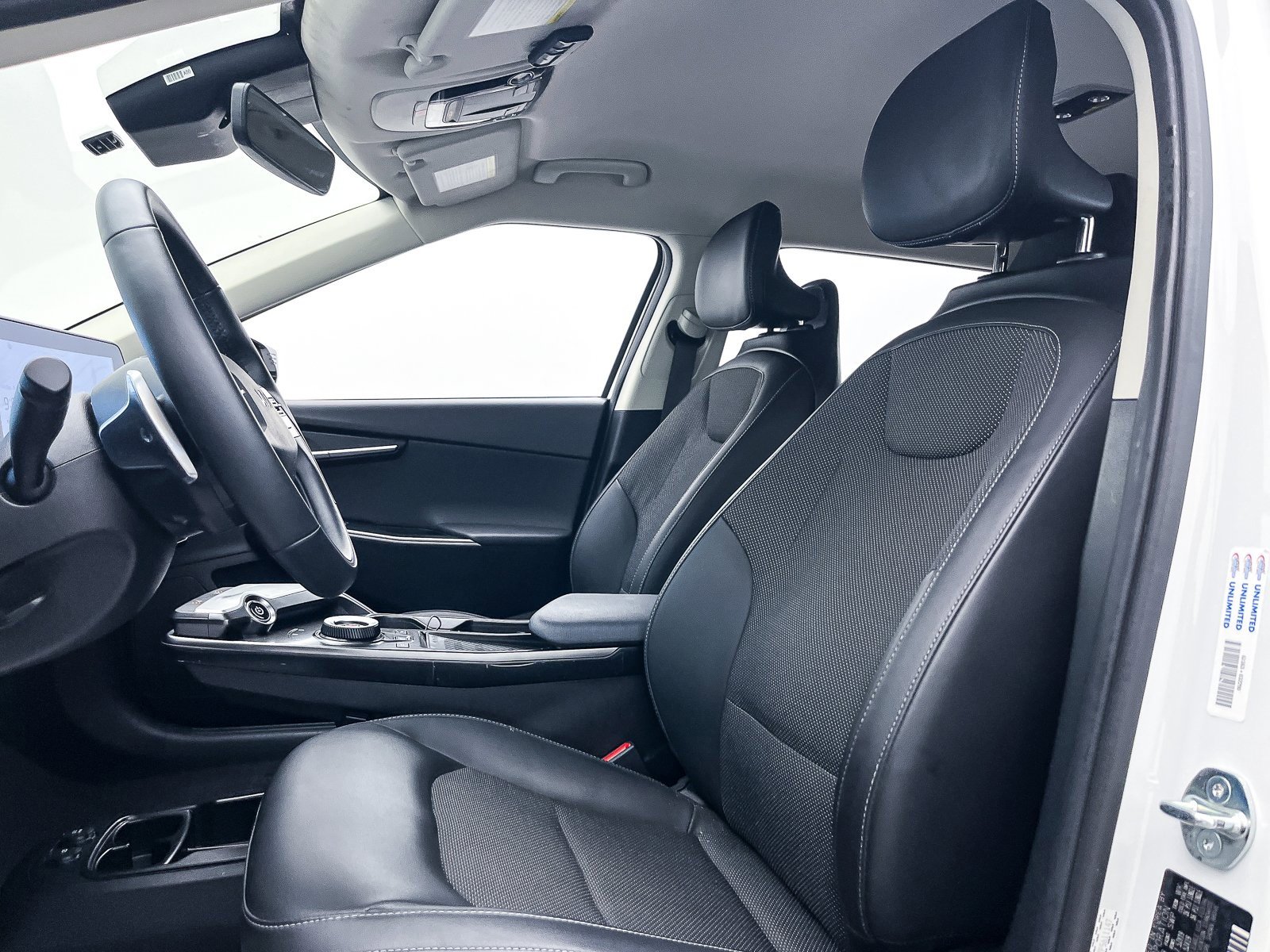 Used 2023 Kia EV6 Light image 17