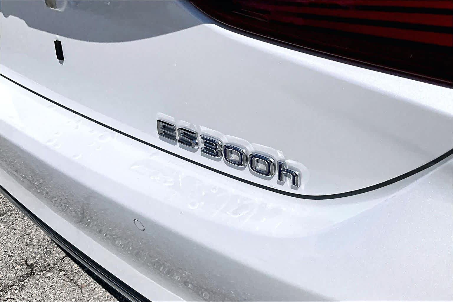 Used 2020 Lexus ES 300h w/ Premium Package FWD image 10