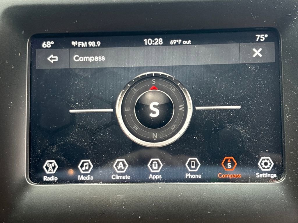 Used 2020 Jeep Cherokee Latitude Plus image 24