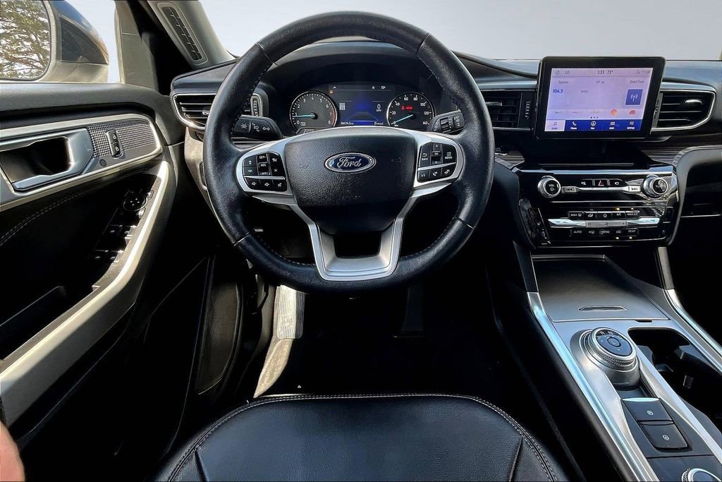 Used 2023 Ford Explorer Limited AWD/4WD image 9