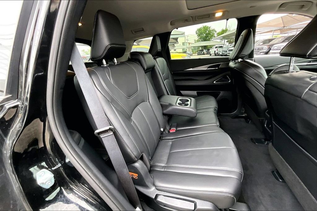Certified 2025 INFINITI QX60 Luxe image 40