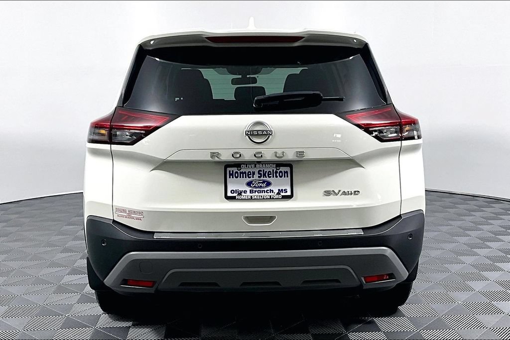Used 2023 Nissan Rogue SV AWD/4WD image 4