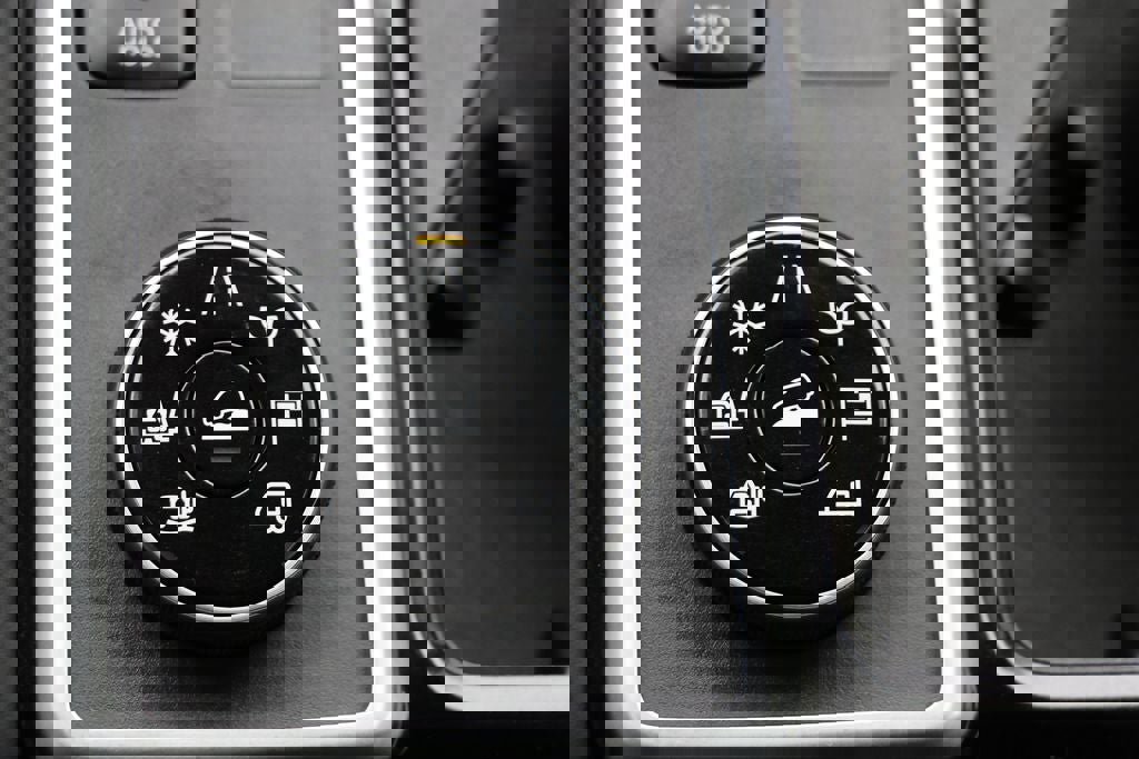 Used 2024 Nissan Pathfinder SL AWD/4WD image 24