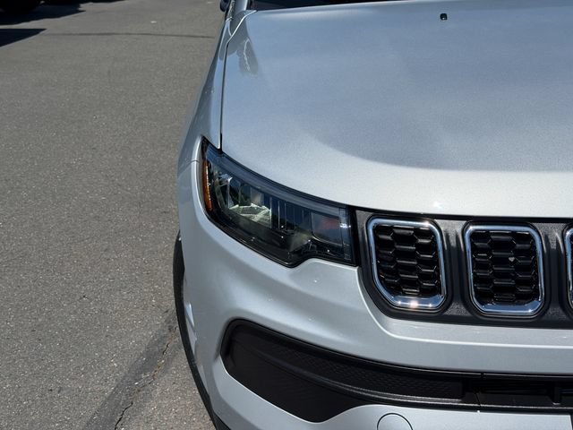 Used 2025 Jeep Compass Sport AWD/4WD image 5