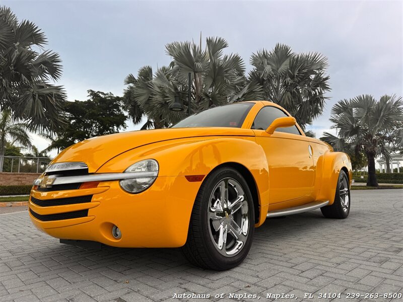 Used 2005 Chevrolet SSR w/ Preferred Equipment Group RWD image 13