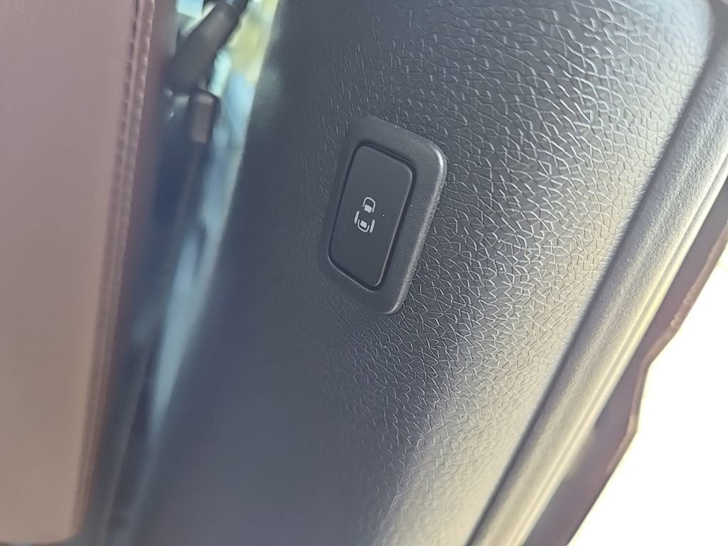 New 2025 Volkswagen ID. Buzz 1st Edition RWD image 24