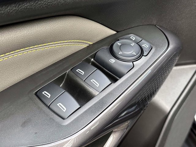 Used 2025 Chevrolet Trax ACTIV w/ Sunroof Package image 15