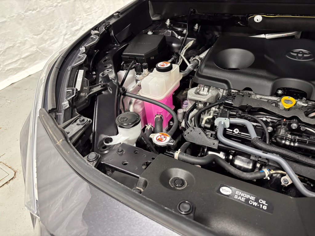 Used 2025 Toyota RAV4 XLE AWD/4WD image 63