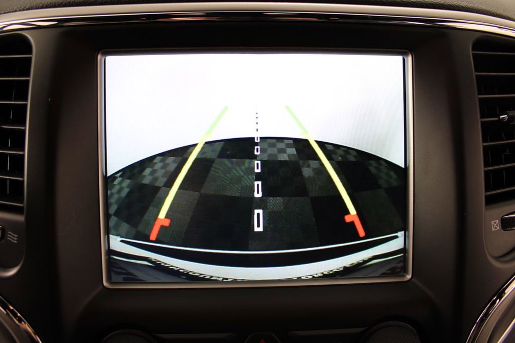 Used 2018 Jeep Grand Cherokee Limited image 22