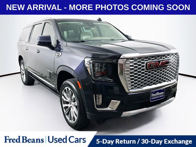 Used 2023 GMC Yukon XL Denali w/ Advanced Technology Package image 1