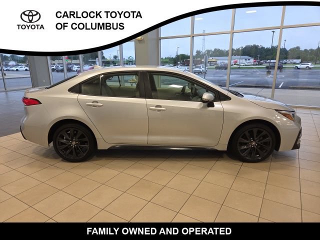 Used 2025 Toyota Corolla SE w/ Convenience Package FWD image 7