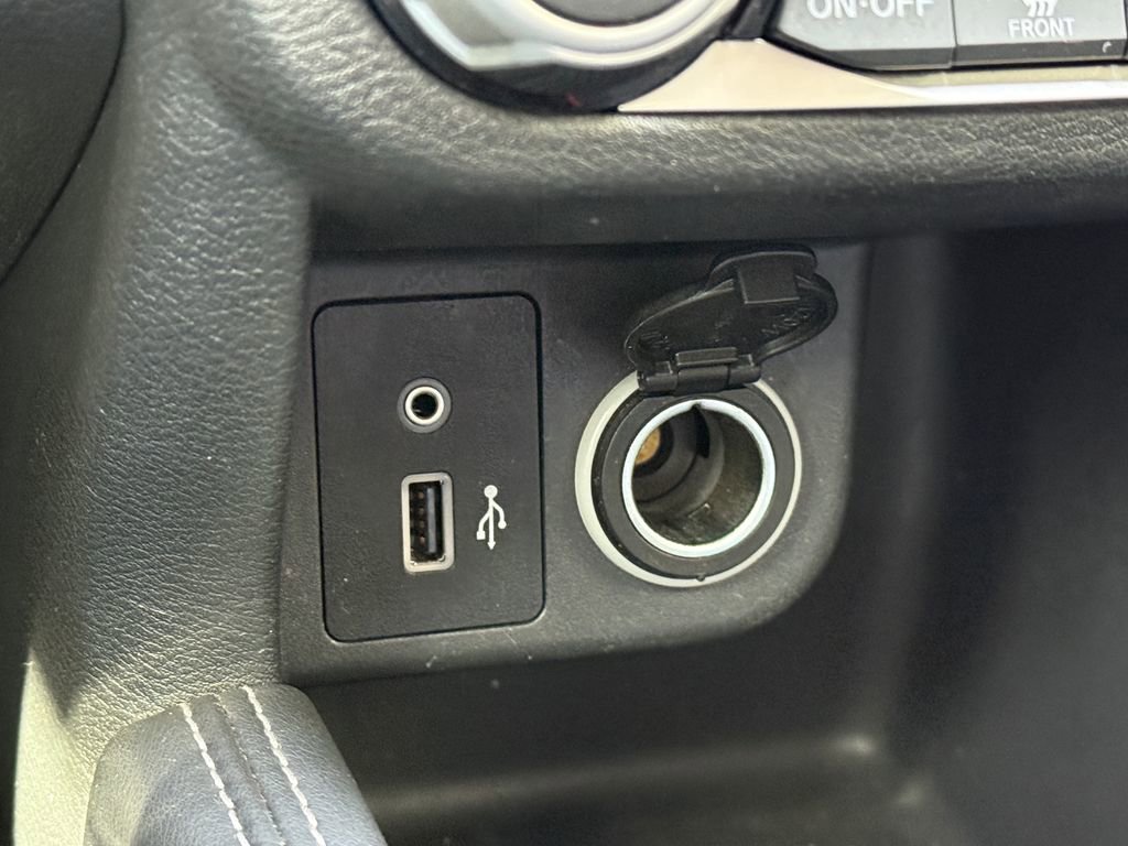 Used 2019 Nissan Kicks SR w/ SR Premium Package image 27