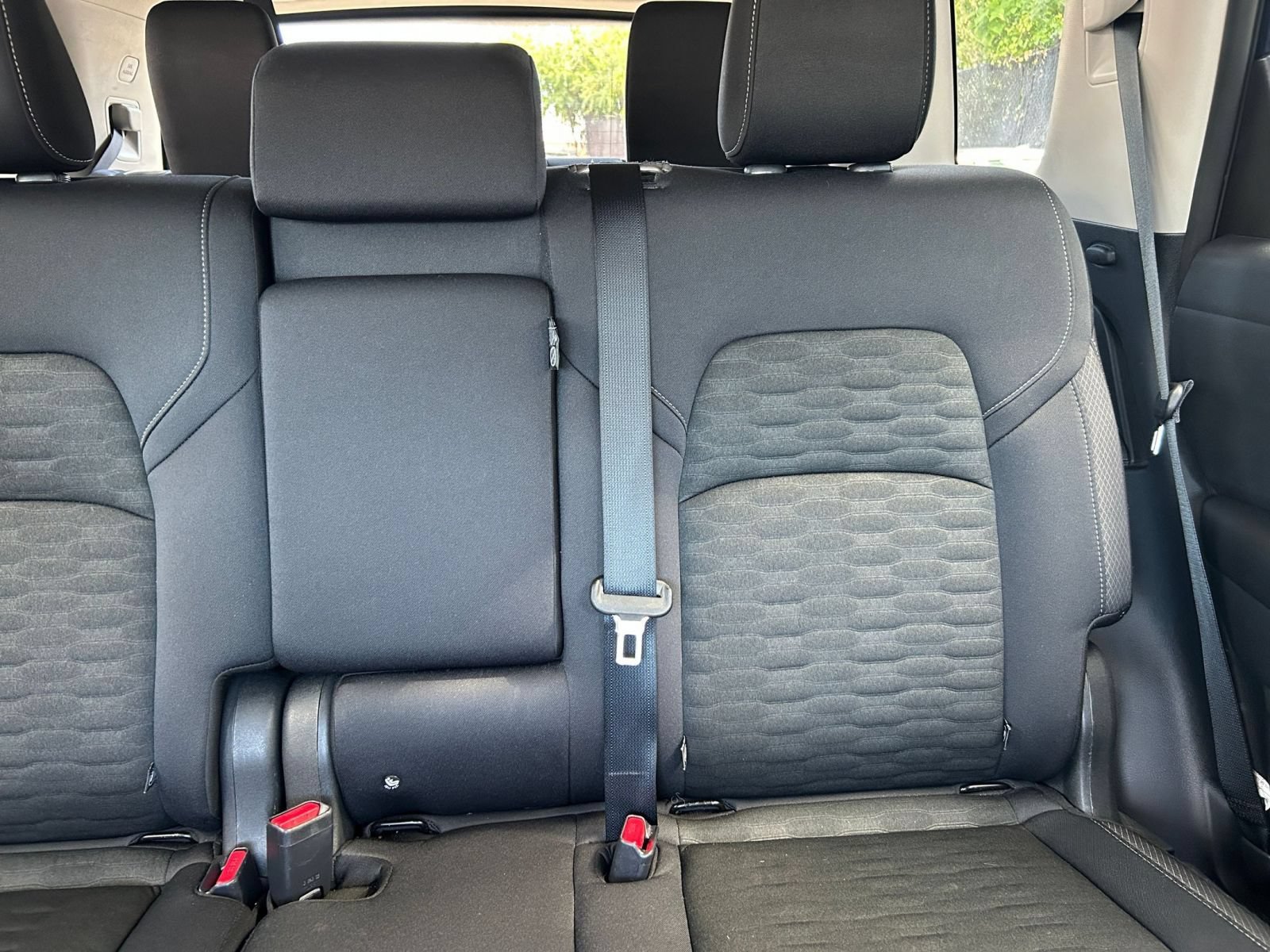 Used 2025 Nissan Pathfinder SV FWD image 34