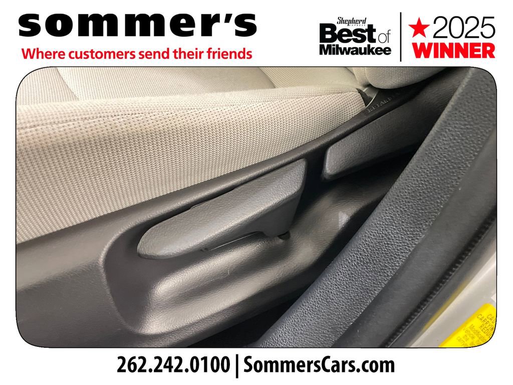 Used 2020 Toyota Corolla LE image 10