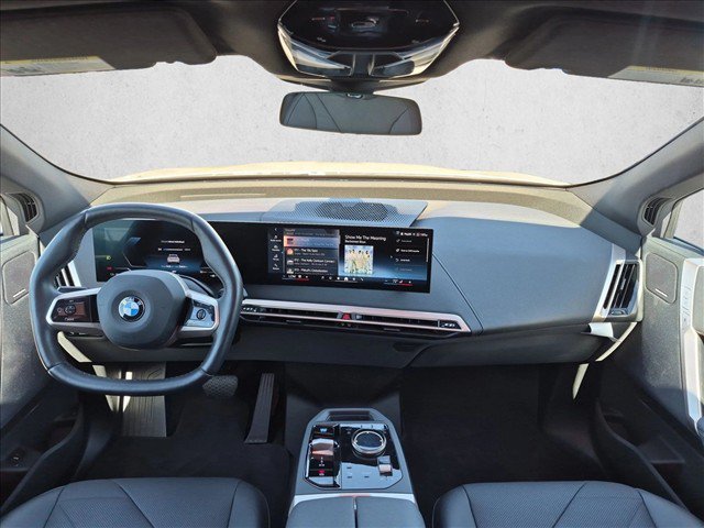 Used 2026 BMW iX xDrive60 AWD/4WD image 18