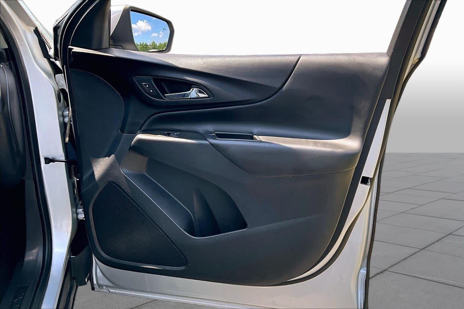 Used 2021 Chevrolet Equinox LT FWD image 22