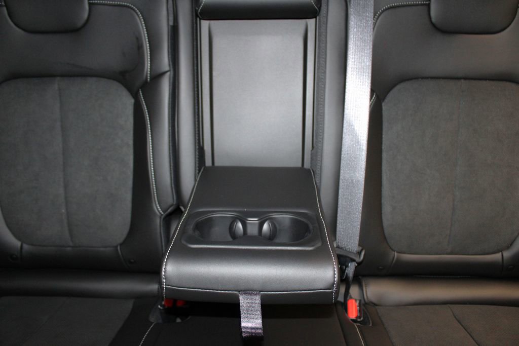 New 2025 Jeep Grand Cherokee Altitude image 27