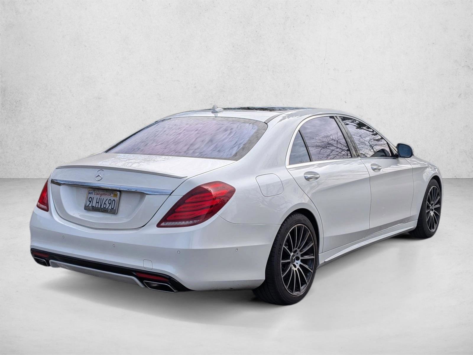 Used 2016 Mercedes-Benz S 550 Sedan image 5
