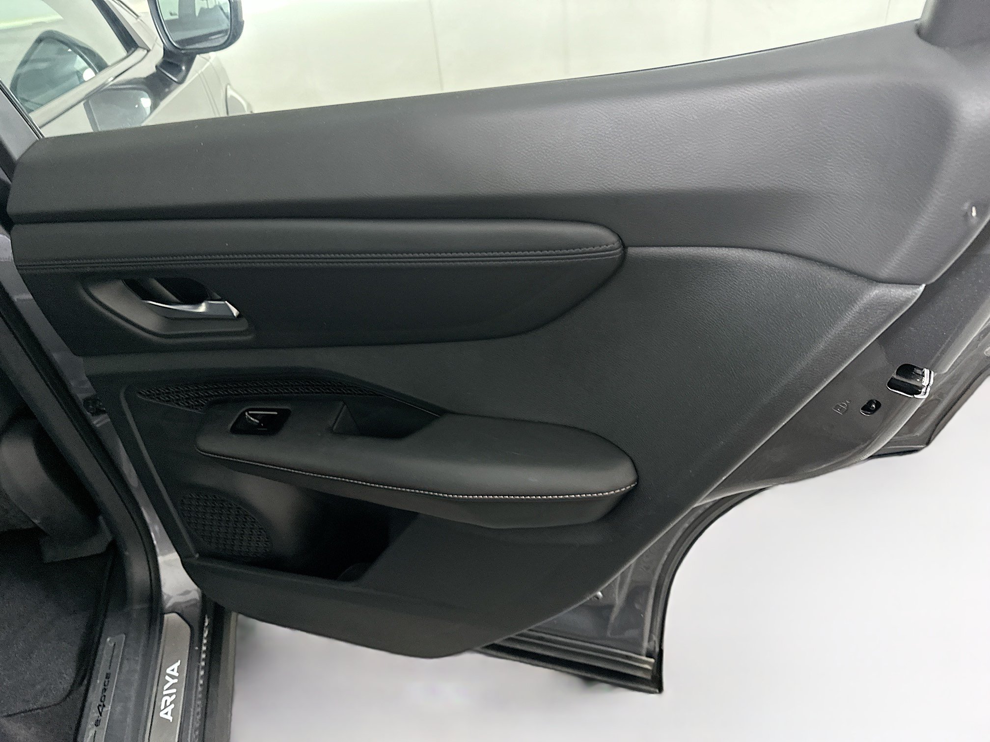 Used 2024 Nissan Ariya AWD image 29