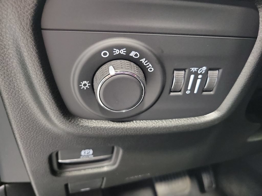 New 2026 Jeep Grand Cherokee L 4WD image 21