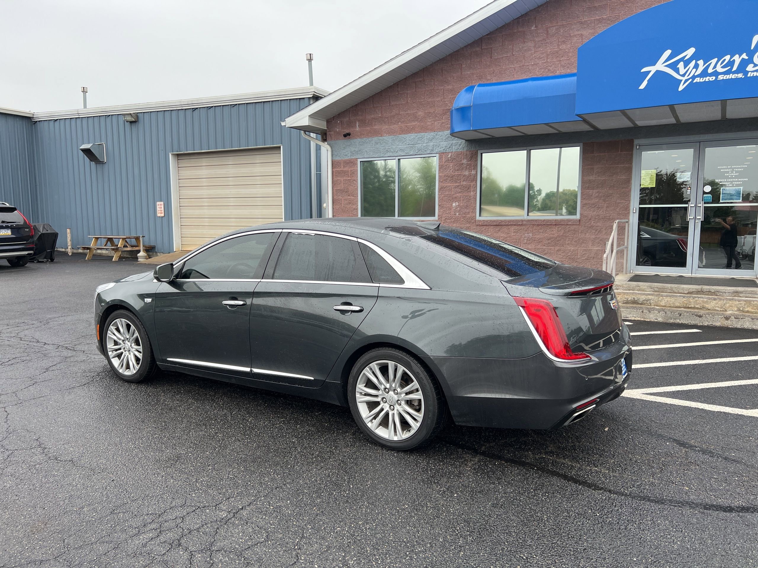 Used 2019 Cadillac XTS Luxury w/ Driver Awareness Package AWD/4WD image 4
