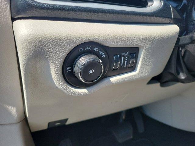 Used 2018 Chrysler Pacifica Touring Plus image 21