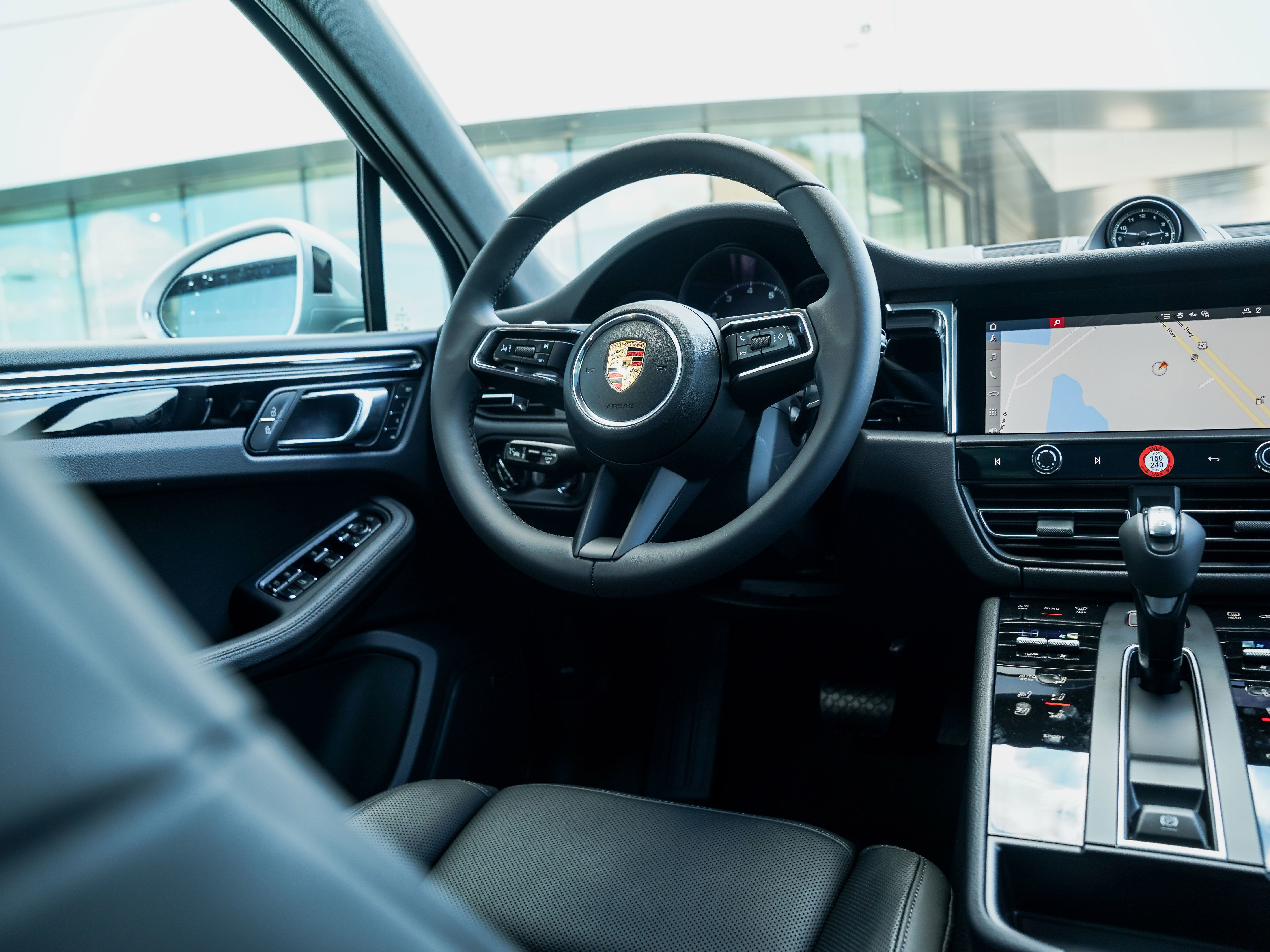 New 2026 Porsche Macan image 25