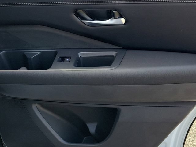 New 2026 Nissan Pathfinder Platinum FWD image 30