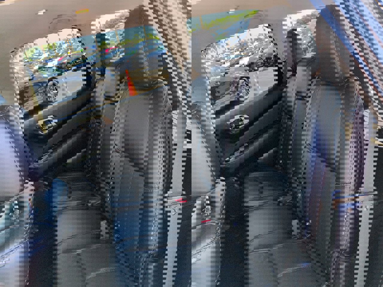 Used 2020 Nissan Pathfinder SL image 14