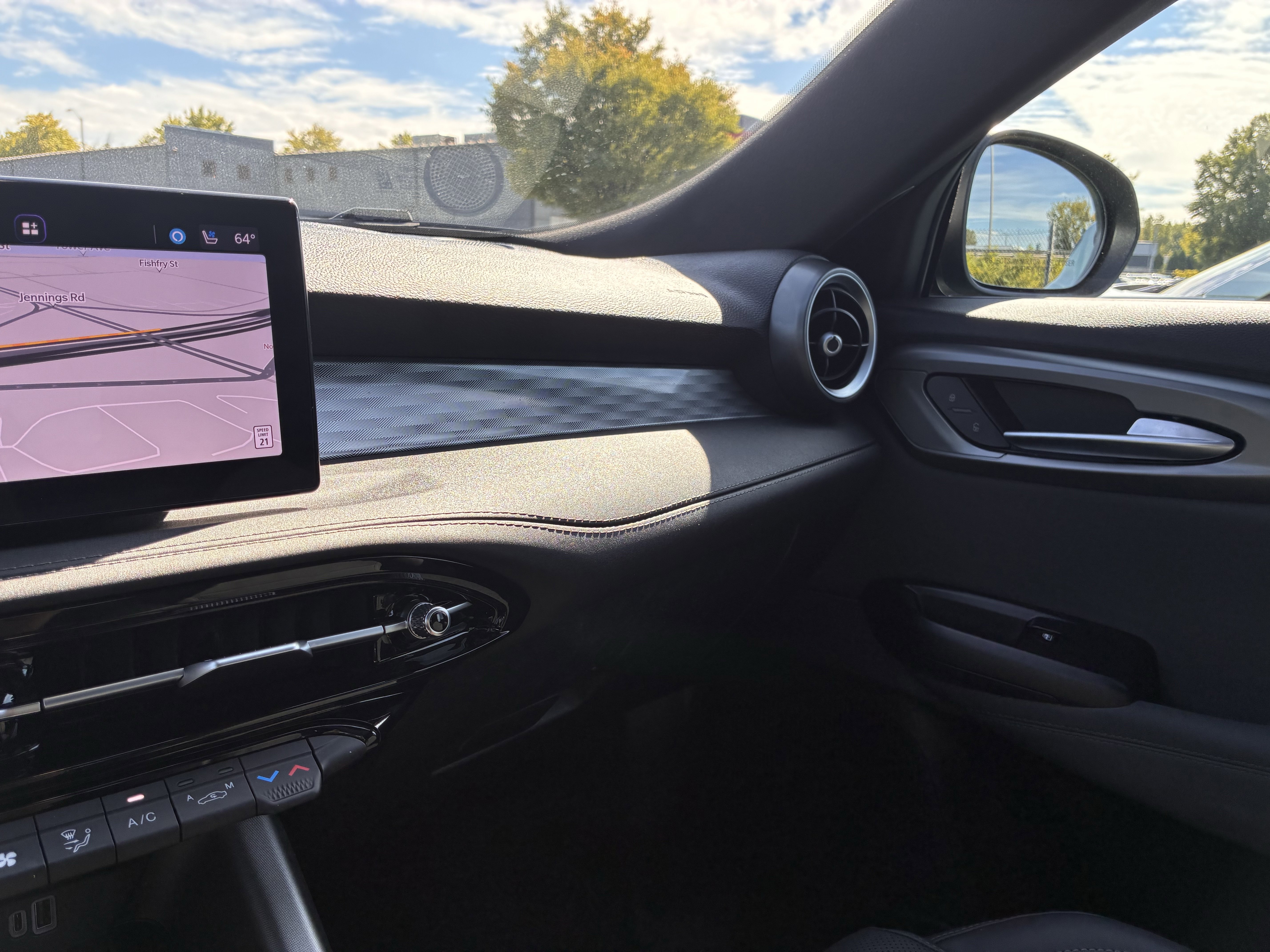 Certified 2024 Alfa Romeo Tonale Ti w/ Premium Interior Package image 23