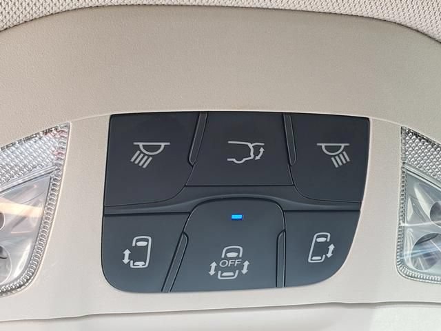 Used 2017 Chrysler Pacifica Touring FWD image 25