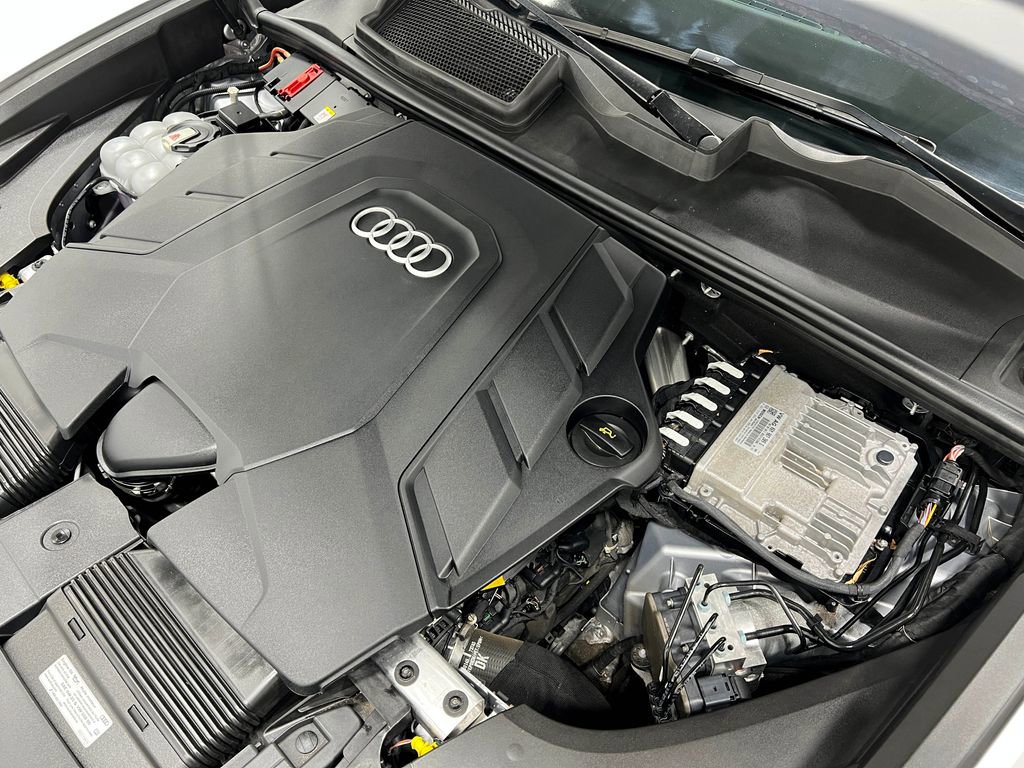 Used 2021 Audi Q8 Premium Plus w/ Premium Plus Package image 32